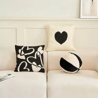 Housse de Coussin Design Cœur Noir